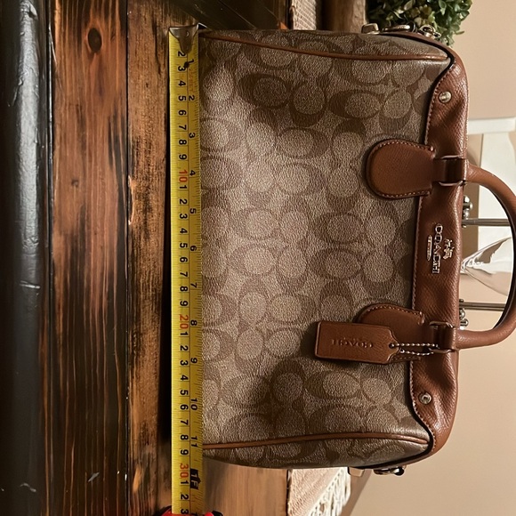 Womens Coach tan crossbody satchel. - Picture 8 of 8